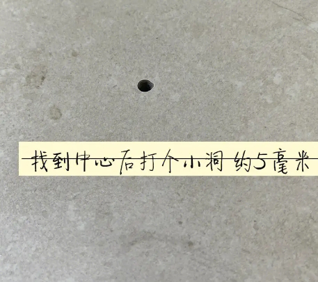 银海瓷砖空鼓维修公司专业解答在瓷砖铺贴过程中，如果砂料搅拌不均匀，将会带来以下问题